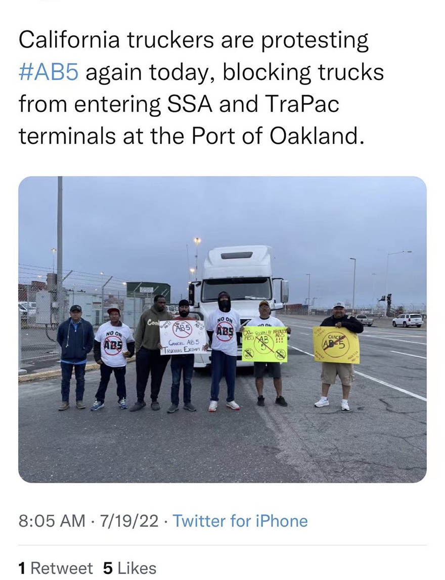 加州卡车司机今天（7月18日）再次抗议，阻止卡车进入奥克兰港口的和码头。